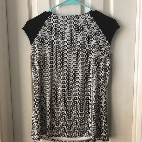IVANKA TRUMP TOP BLACK TAN PRINT SZ SMALL - Picture 5 of 5